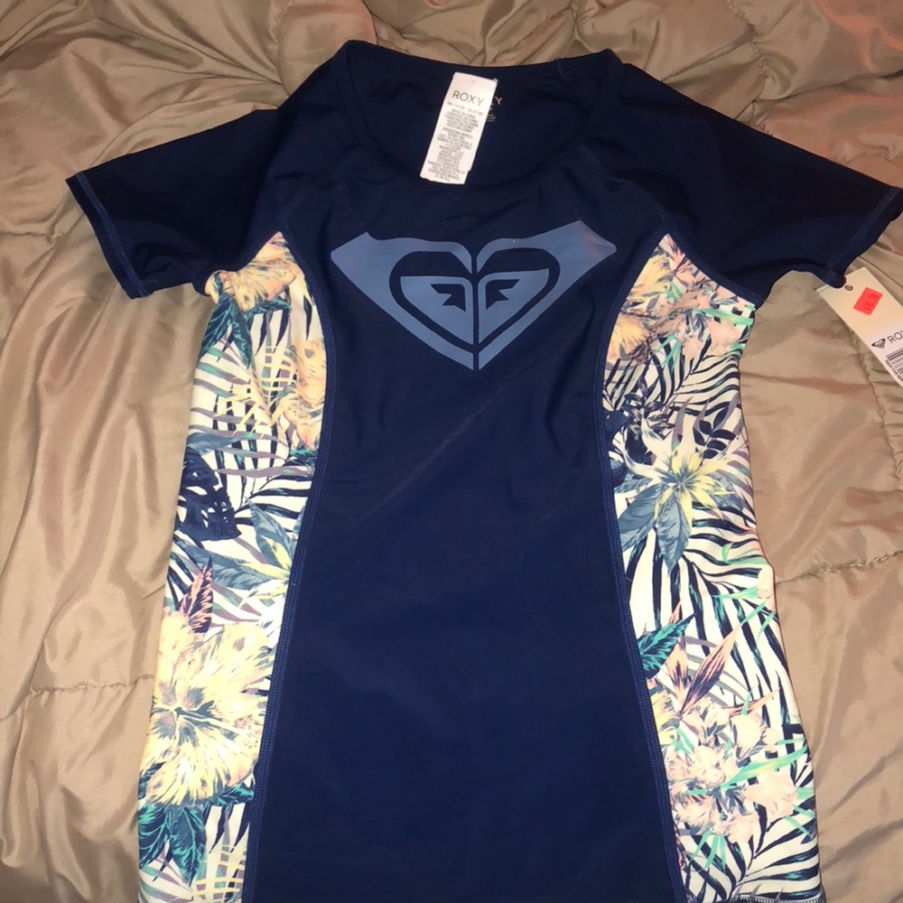 ROXY swim shirt ! brand new never worn!💫